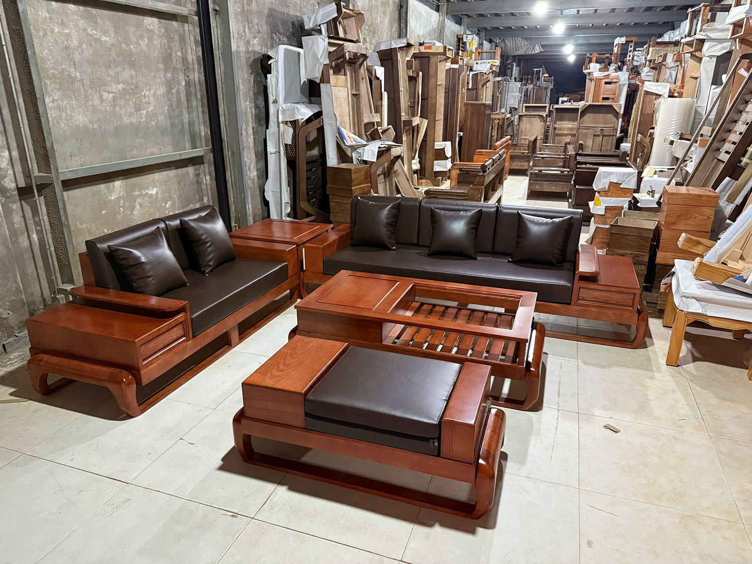 Sofa gỗ sồi Nga tăng độ sang trọng phòng khách cao cấp