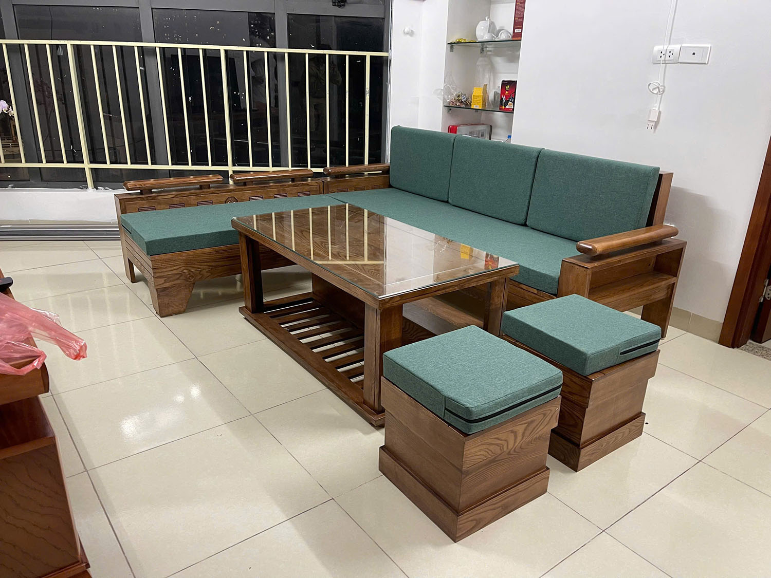 Sofa gỗ sồi Nga Phù hợp với phòng khách nhỏ căn hộ studio