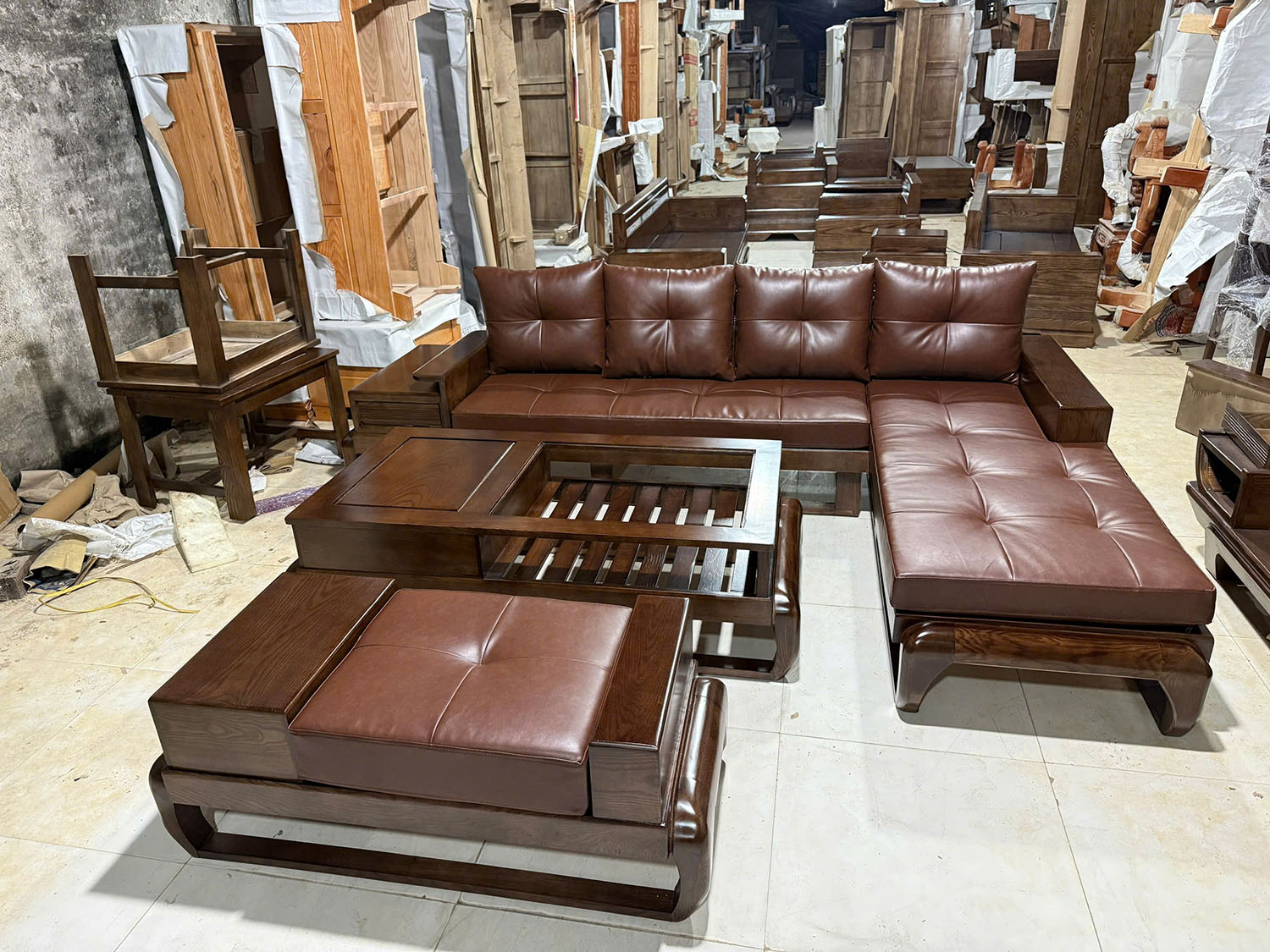 Sofa gỗ sồi Nga Kiểu dáng chữ L, chân dùi gà